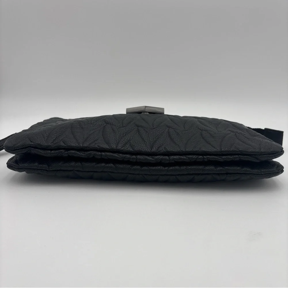 Simply Vera Vera Wang Black Textured‎ Wristlet